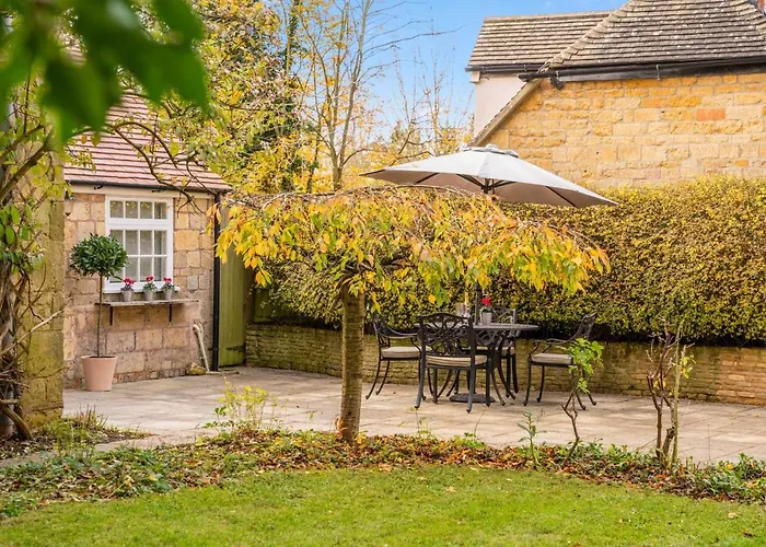 2 Manor Lodge Cottages