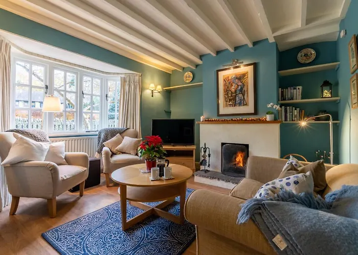 2 Manor Lodge Cottages